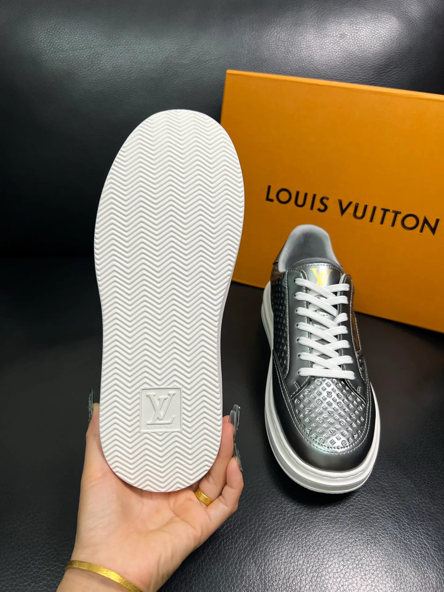 Men's shoes 💰740 Lv high quality top crafts Louis Vuitton sports shoes counter synchronized with original factory configuration, uppers imported from Italy, high-quality splicing colorful complex crafts, imported mesh pads soft and comfortable, soles: original soles specially provided by the original factory, T men's shoes 💰U exclusive movable molded soles super comfortable, original factory and single goods, welcome to compare, code number 38-44 (customized 45) 85867